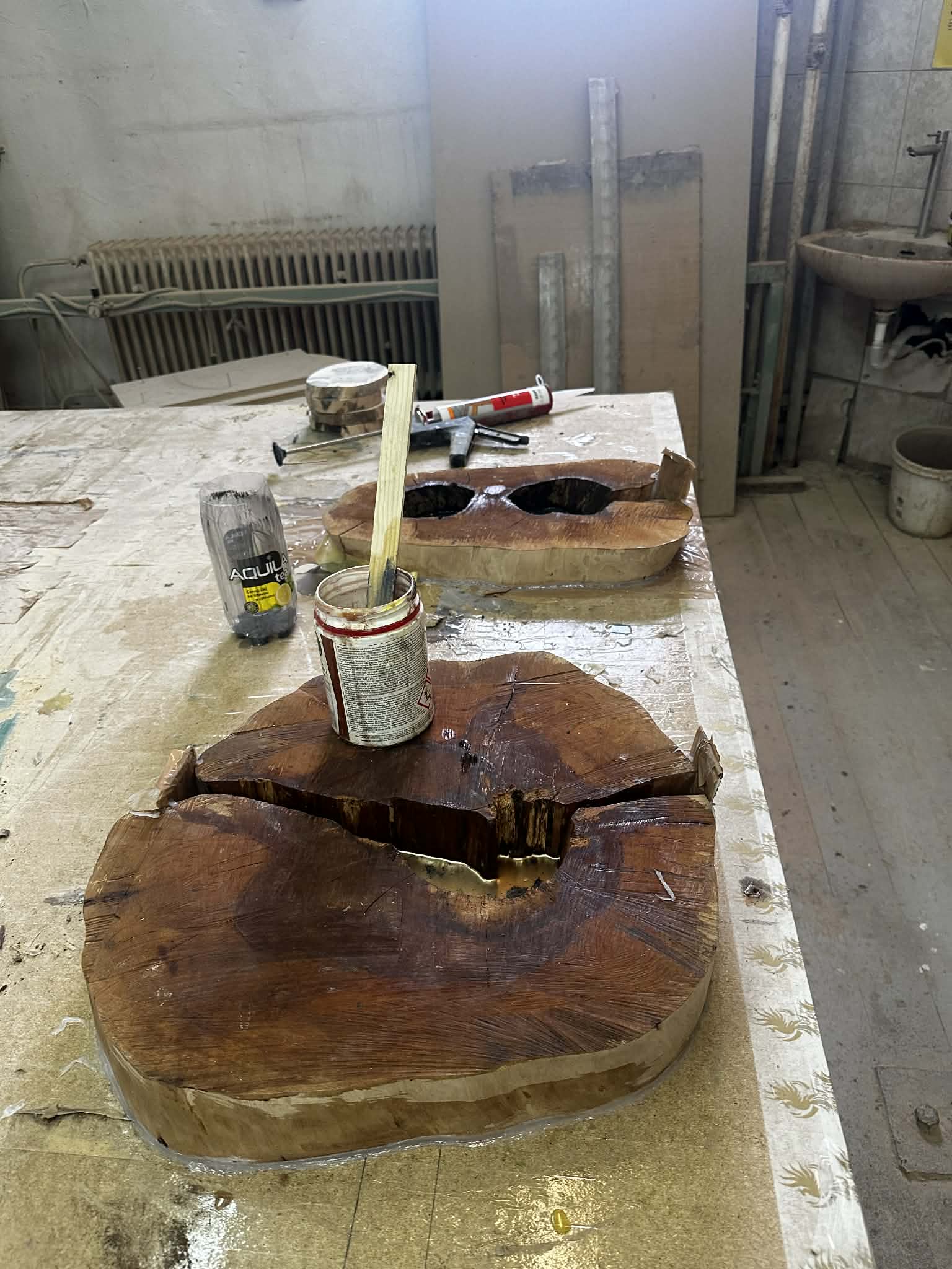 2 výroba epoxidových stolů - koláče